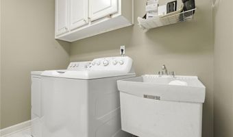 965 Knoll Crest Ct, Alpharetta, GA 30004
