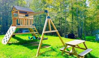 157 MAIN St, Gouldsboro, PA 18424