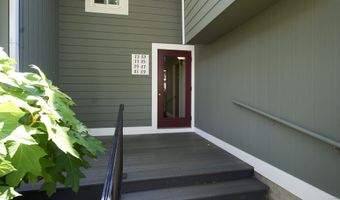 81 Ameridge Dr 81, Bridgeport, CT 06606