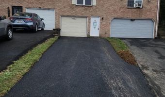 2620 MOUNTAIN Ln, Allentown, PA 18103