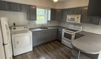 37 Liberty St, Clinton, CT 06413