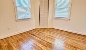 5713 19TH St N, Arlington, VA 22205