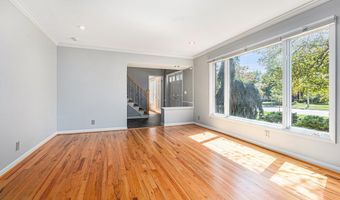 2222 Delaware Dr, Ann Arbor, MI 48103