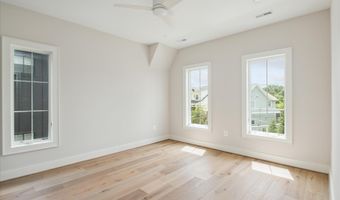 2615 3RD St N, Arlington, VA 22201
