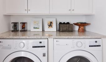 4471 Hillside Ct, Ann Arbor, MI 48105