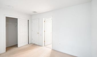 39 W Aspen Way, Aberdeen, NJ 07747