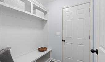 165 6th St, Auburn, GA 30011