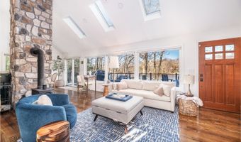 361 E Lakeshore Dr, Alloway, NJ 07422