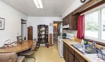 9 Campagna Dr, Albany, NY 12205