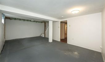 7040 Rhodes Ave, Affton, MO 63123