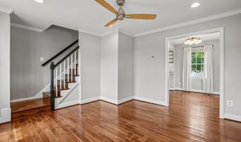5812 N KINGS Hwy, Alexandria, VA 22303