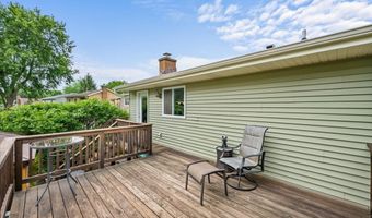 640 Ash St, Algonquin, IL 60102