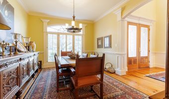 708 Town And Country Dr, Adel, GA 31620