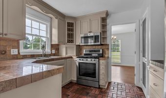 1904 Chatham Dr, Albany, GA 31721