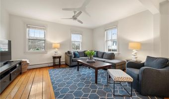 35 Marsh St, Newport, RI 02840