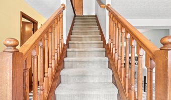 1438 Newell Ct, Columbus, OH 43228