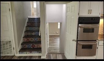 607 S Market St, Benton, AR 72019