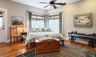 110 17th St, Apalachicola, FL 32320