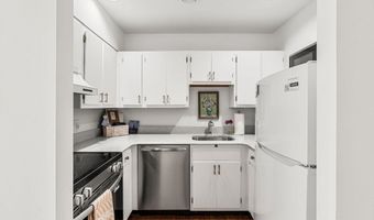 21 Hancock St 3, Boston, MA 02114