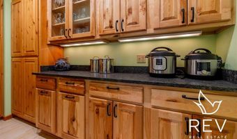 8 Mountain View Dr, Cody, WY 82414