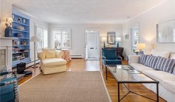 37 Almy St, Newport, RI 02840