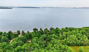 46 Battery Rd, Belfast, ME 04915