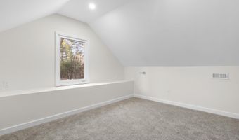 117 W Chippen Hill Rd, Burlington, CT 06013