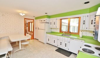 16 Hempstead Ave, Bangor, ME 04401