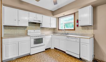 33 Windward Dr, Barnegat, NJ 08005