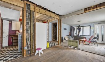 39 W 40TH St, Bayonne, NJ 07002