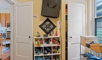 687 Myrtle Ave, Albany, NY 12208