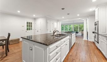 2986 Mornington Dr NW, Atlanta, GA 30327