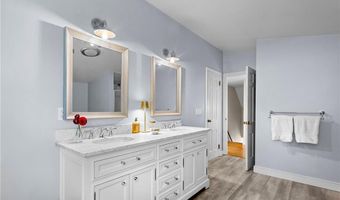 19 Harborview Ave, Bristol, RI 02809