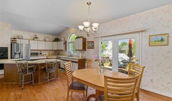403 Arbor Glen Dr, Ballwin, MO 63021