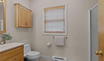 95 Lakehurst Dr, Coventry, RI 02816