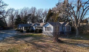 113 S Country Club Rd, Arkansas City, KS 67005