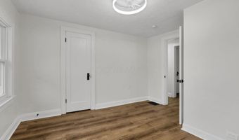2365 N Stelzer Rd, Columbus, OH 43219
