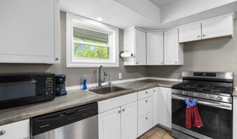 2875 S Madison Ave, Aurora, MO 65605