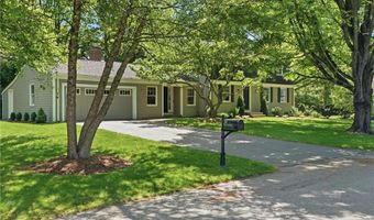 24 Wildflower Rd, Barrington, RI 02806