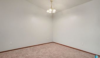410 N 9th Ave, Brandon, SD 57005