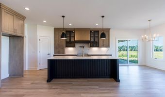 2217 Golfview Dr, Auburn, IN 46706