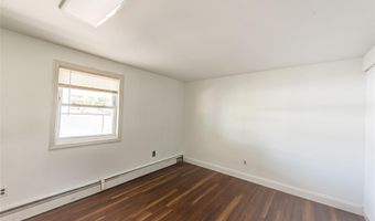 8 Williams Ave, Amityville, NY 11701