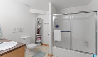 1623 Medary Ave S, Brookings, SD 57006