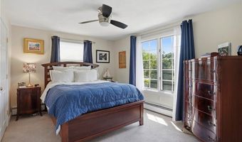 34 Brooks Farm Dr, Bristol, RI 02809
