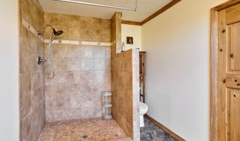 10093 Wiseacre Ln, Aurora, OR 97002