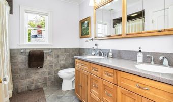33 Crescent Ave, Beverly, MA 01915