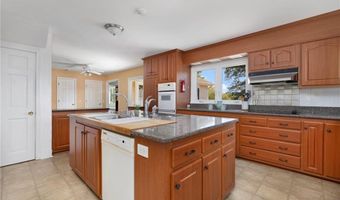 39 Highland Ave, Narragansett, RI 02882