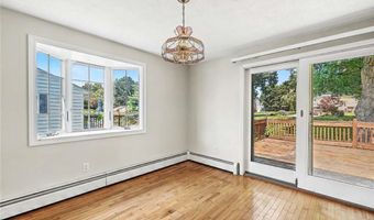 5 Tiffany Dr, Cumberland, RI 02864