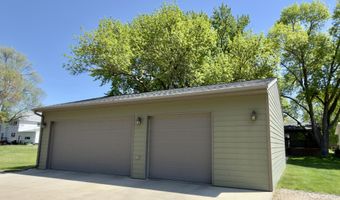 814 S Park St, Aberdeen, SD 57401