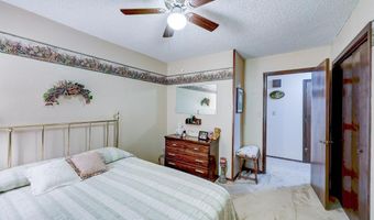 4 Lakeridge Dr, Arkansas City, KS 67005